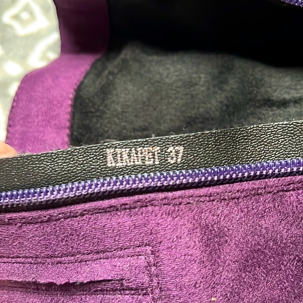 💙Azura 37 Kikapet European Boots. Deep plum,patent toe caps/heels, crystal star. - Picture 9 of 10